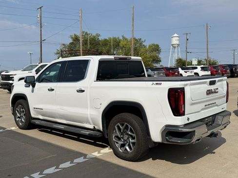 Used 2024 GMC Sierra 1500 SLT AWD/4WD image 4