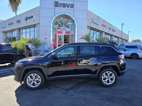 New 2026 Jeep Compass Latitude image 4