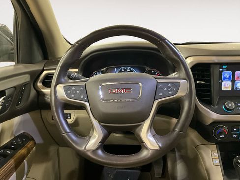 Used 2019 GMC Acadia Denali w/ Technology Package FWD image 12