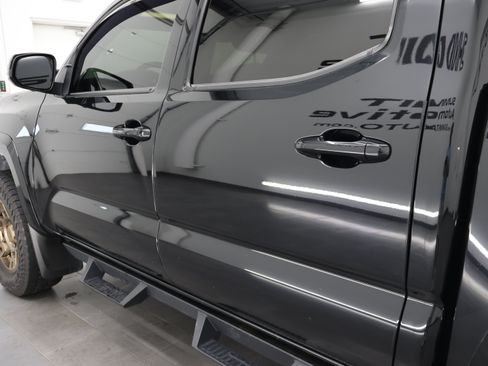 Used 2021 Toyota Tacoma TRD Sport w/ TRD Premium Sport Package AWD/4WD image 28