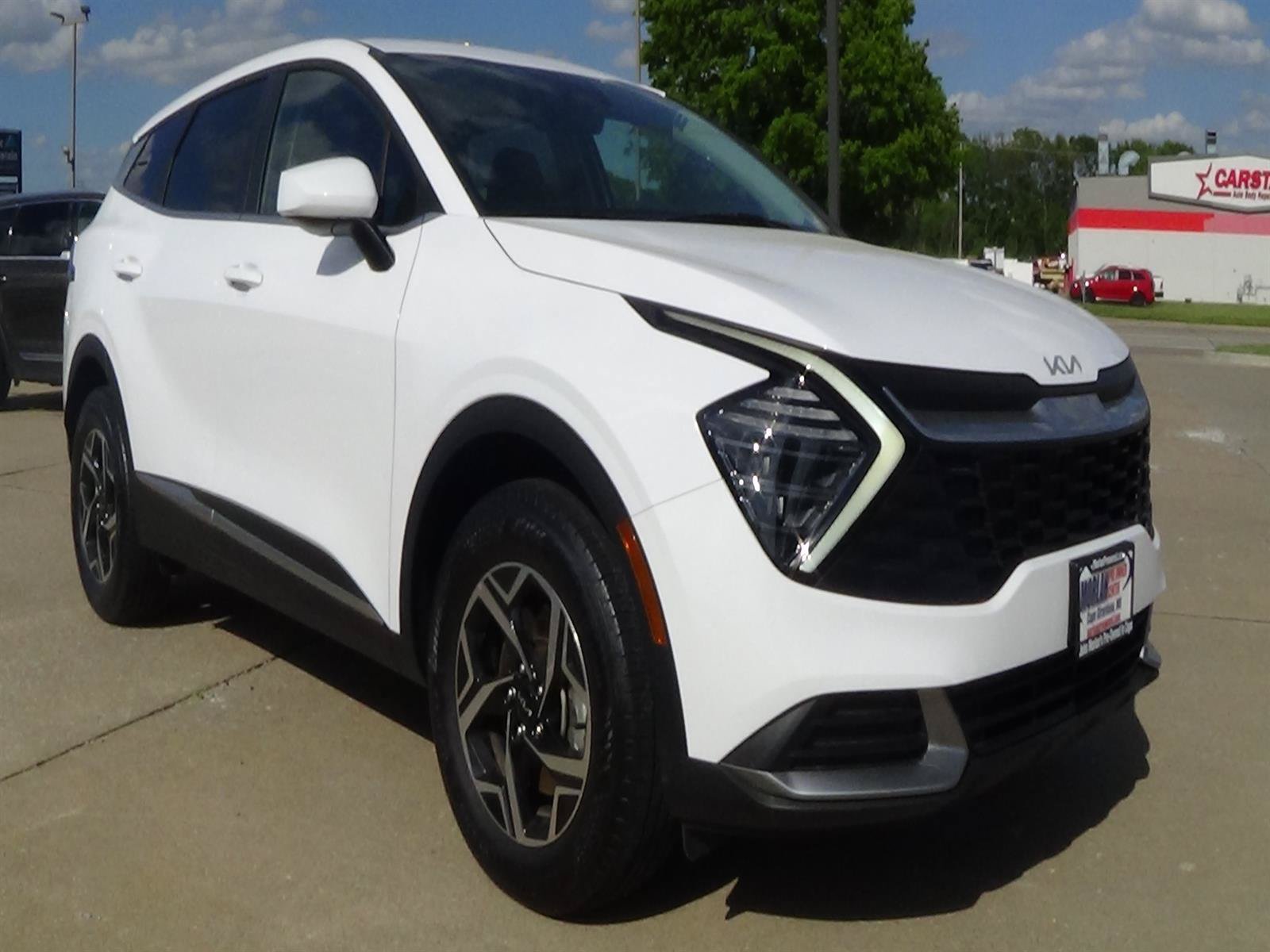 Used 2025 Kia Sportage LX AWD/4WD image 4