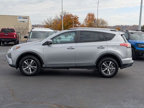 Used 2018 Toyota RAV4 XLE image 5