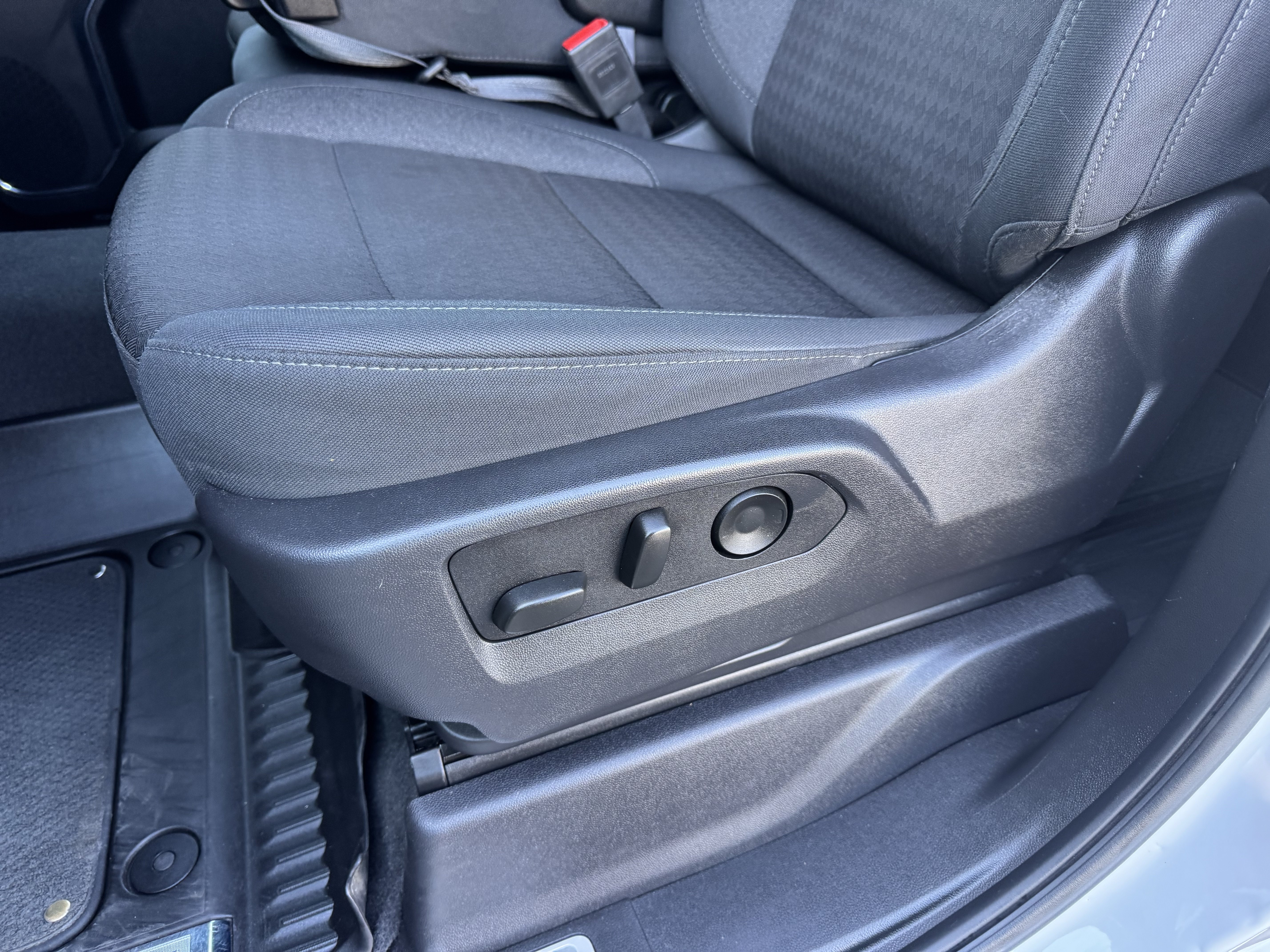 Used 2025 Chevrolet Silverado 1500 LT Trail Boss w/ Protection Package AWD/4WD image 14