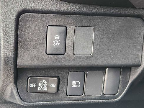 Used 2023 Toyota Tacoma SR5 AWD/4WD image 17