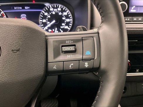 Used 2025 Nissan Rogue SV image 19