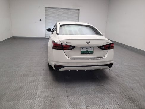 Used 2023 Nissan Altima 2.5 SV FWD image 6