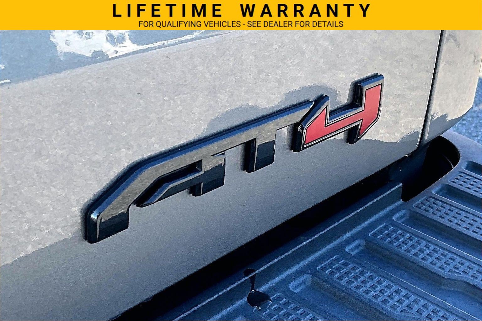 Certified 2022 GMC Sierra 1500 AT4 w/ AT4 Carbonpro Edition AWD/4WD image 8