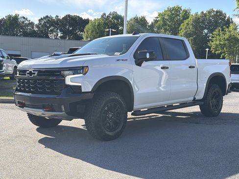 Used 2022 Chevrolet Silverado 1500 ZR2 w/ Technology Package AWD/4WD image 7