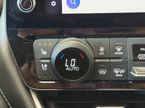 Used 2024 Toyota Grand Highlander AWD image 18