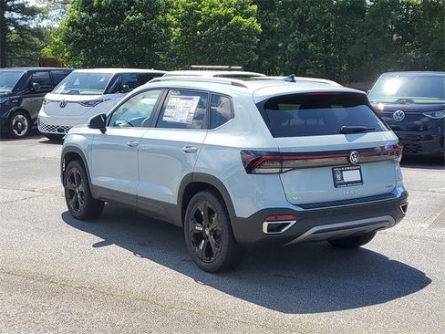 New 2025 Volkswagen Taos SEL image 6