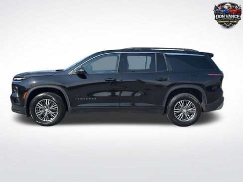 Used 2024 Chevrolet Traverse LT AWD/4WD image 2