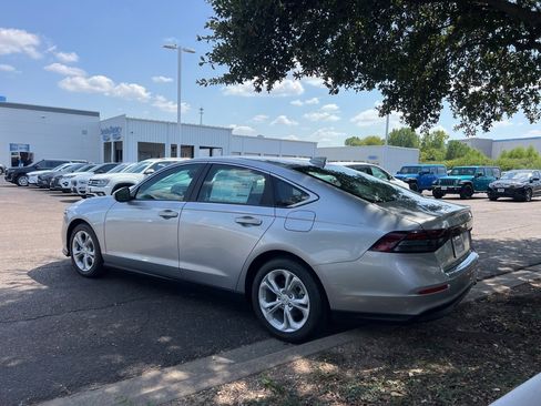 New 2025 Honda Accord LX image 4