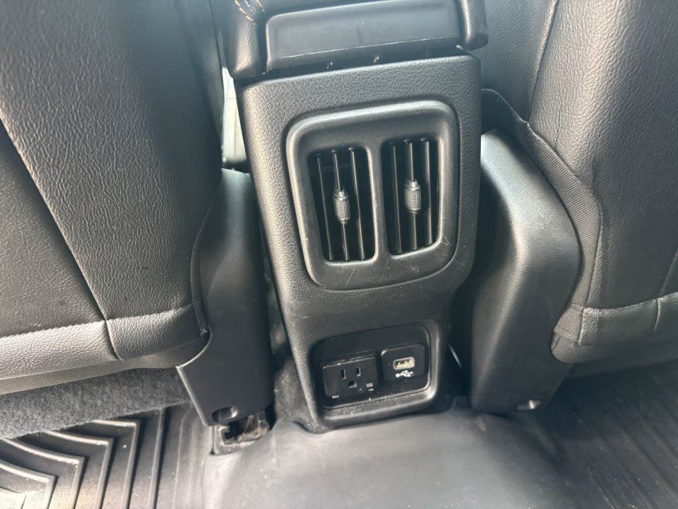 Used 2018 Jeep Compass Limited w/ Navigation Group AWD/4WD image 20