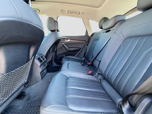 Used 2021 Audi Q5 Premium w/ Convenience Package image 21