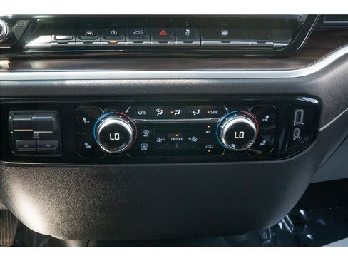Used 2025 GMC Sierra 1500 SLT AWD/4WD image 14