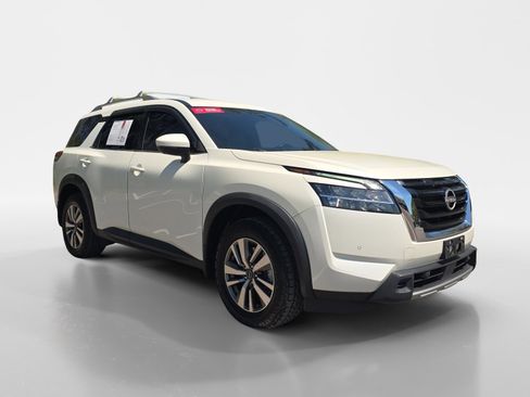 Certified 2023 Nissan Pathfinder SL AWD/4WD image 7