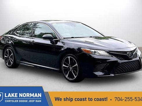 Used 2019 Toyota Camry XSE w/ Navigation Package FWD image 1