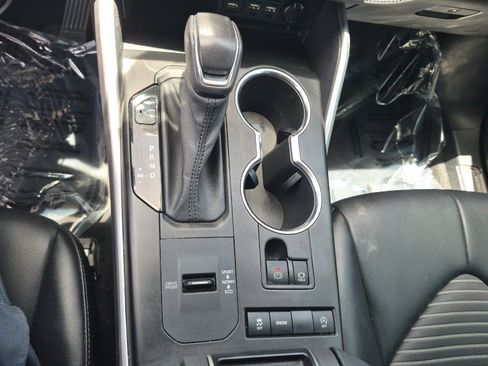 Used 2021 Toyota Highlander XSE FWD image 21