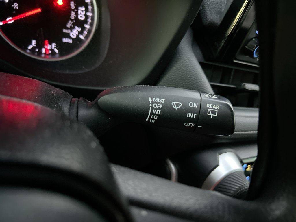 Used 2021 Toyota RAV4 LE FWD image 18