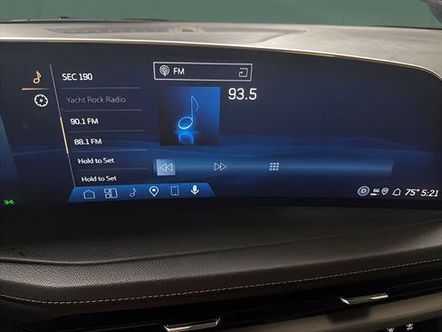 Used 2025 Cadillac XT4 Premium Luxury FWD image 20