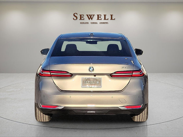 Used 2026 BMW 530i w/ Convenience Package RWD image 4