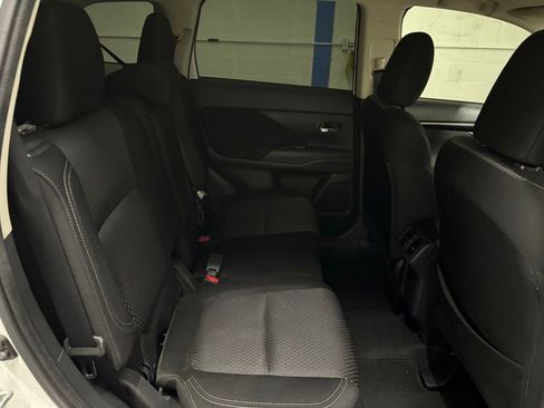 Used 2019 Mitsubishi Outlander ES FWD image 15
