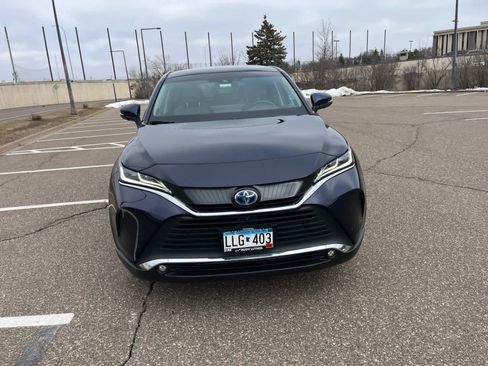 Used 2023 Toyota Venza Limited AWD/4WD image 2