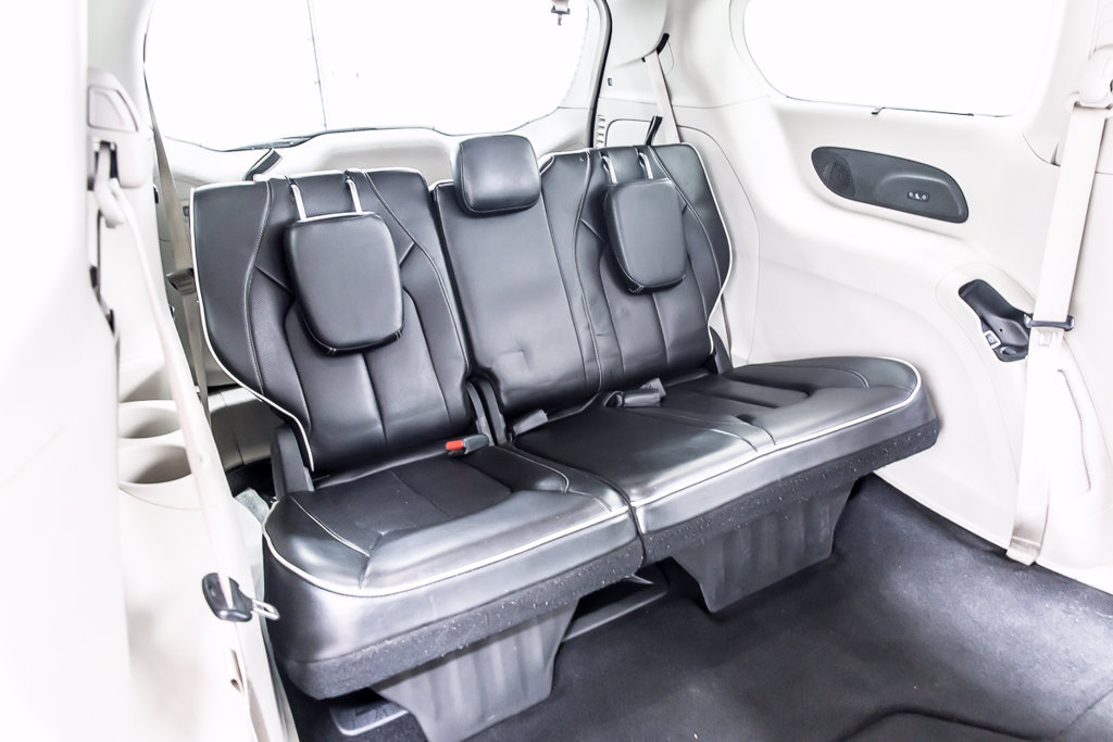 Used 2022 Chrysler Pacifica Limited FWD image 35