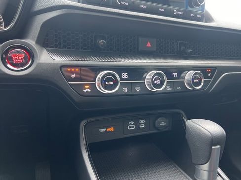 Used 2025 Honda CR-V EX image 16