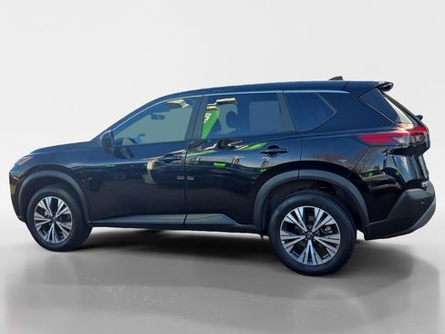 Used 2023 Nissan Rogue SV image 2