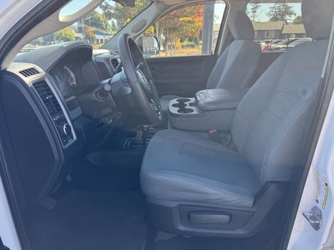 Used 2018 RAM 2500 Tradesman w/ Chrome Appearance Group image 2