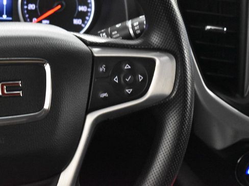 Used 2022 GMC Acadia SLE w/ Driver Convenience Package image 9