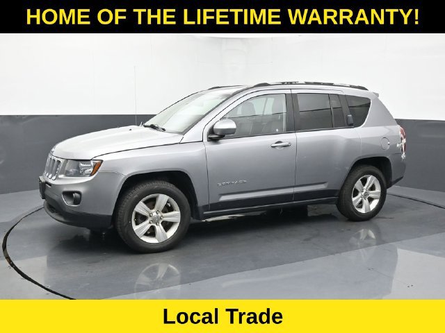 Used 2017 Jeep Compass Latitude AWD/4WD image 2