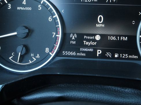 Used 2023 Nissan Pathfinder SV image 9