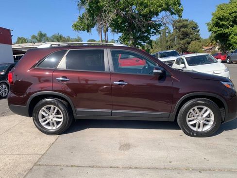 Used 2014 Kia Sorento LX FWD image 7