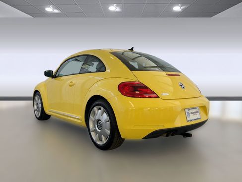 Used 2013 Volkswagen Beetle 2.5 image 3