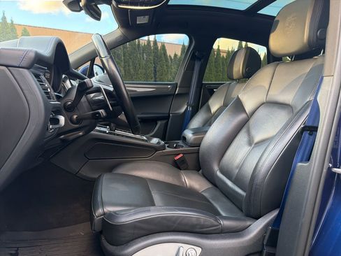 Used 2023 Porsche Macan GTS image 4