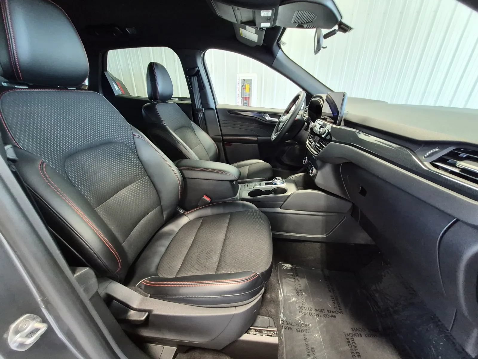 Used 2025 Ford Escape ST-Line Select AWD/4WD image 33