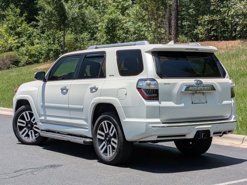 Used 2018 Toyota 4Runner Limited AWD/4WD image 3