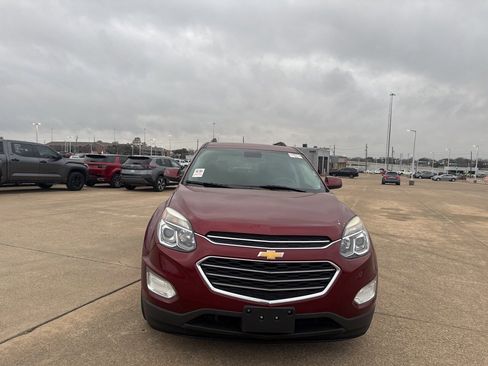 Used 2017 Chevrolet Equinox LT image 3