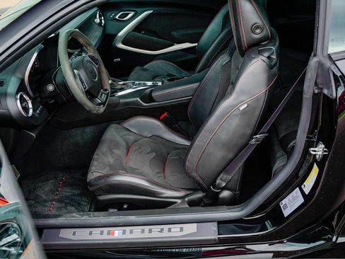 Used 2022 Chevrolet Camaro ZL1 RWD image 33