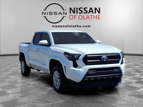 Used 2024 Toyota Tacoma SR5 RWD image 31