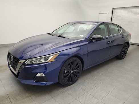Used 2022 Nissan Altima 2.5 SR image 2