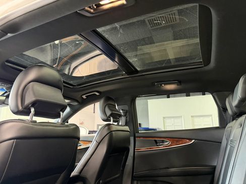 Used 2016 Lincoln MKX Reserve w/ Technology Package AWD/4WD image 25