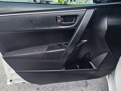 Used 2016 Toyota Corolla L FWD image 13