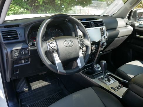 Used 2022 Toyota 4Runner SR5 Premium w/ Moonroof Package image 4