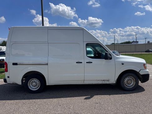 Used 2019 Nissan NV 2500 S image 17