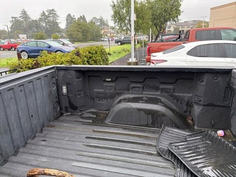 Used 2022 Chevrolet Silverado 1500 Custom w/ Safety Confidence Package image 5