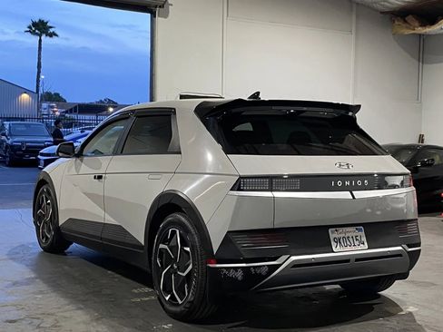Used 2024 Hyundai Ioniq 5 SE image 2