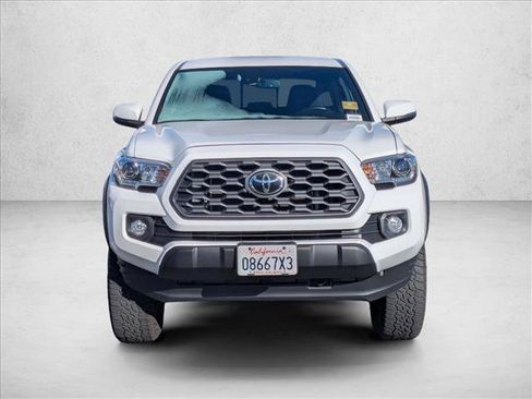 Used 2021 Toyota Tacoma TRD Off-Road image 2